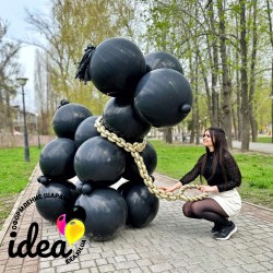 Огромный пес из шаров